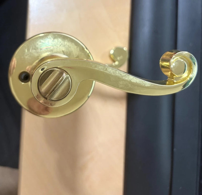Kwikset 405LL-3 Signature Series Lido Entry Door Lock | Right Handed | Polished Brass 94050-306