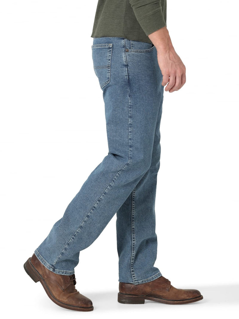 Wrangler Authentics Men's Regular Fit Comfort Flex Waist Jean, Light Stonewash, 42W x 32L